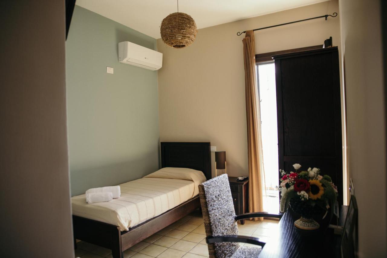 Le Antiche Colonne Bed & Breakfast Cinquefrondi Luaran gambar